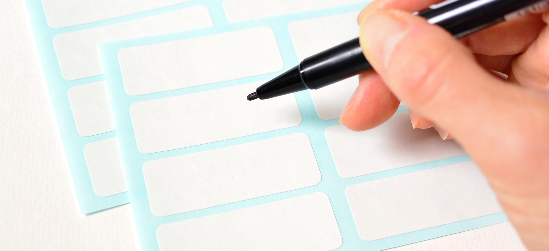 プールバッグの名前はどこに書く?